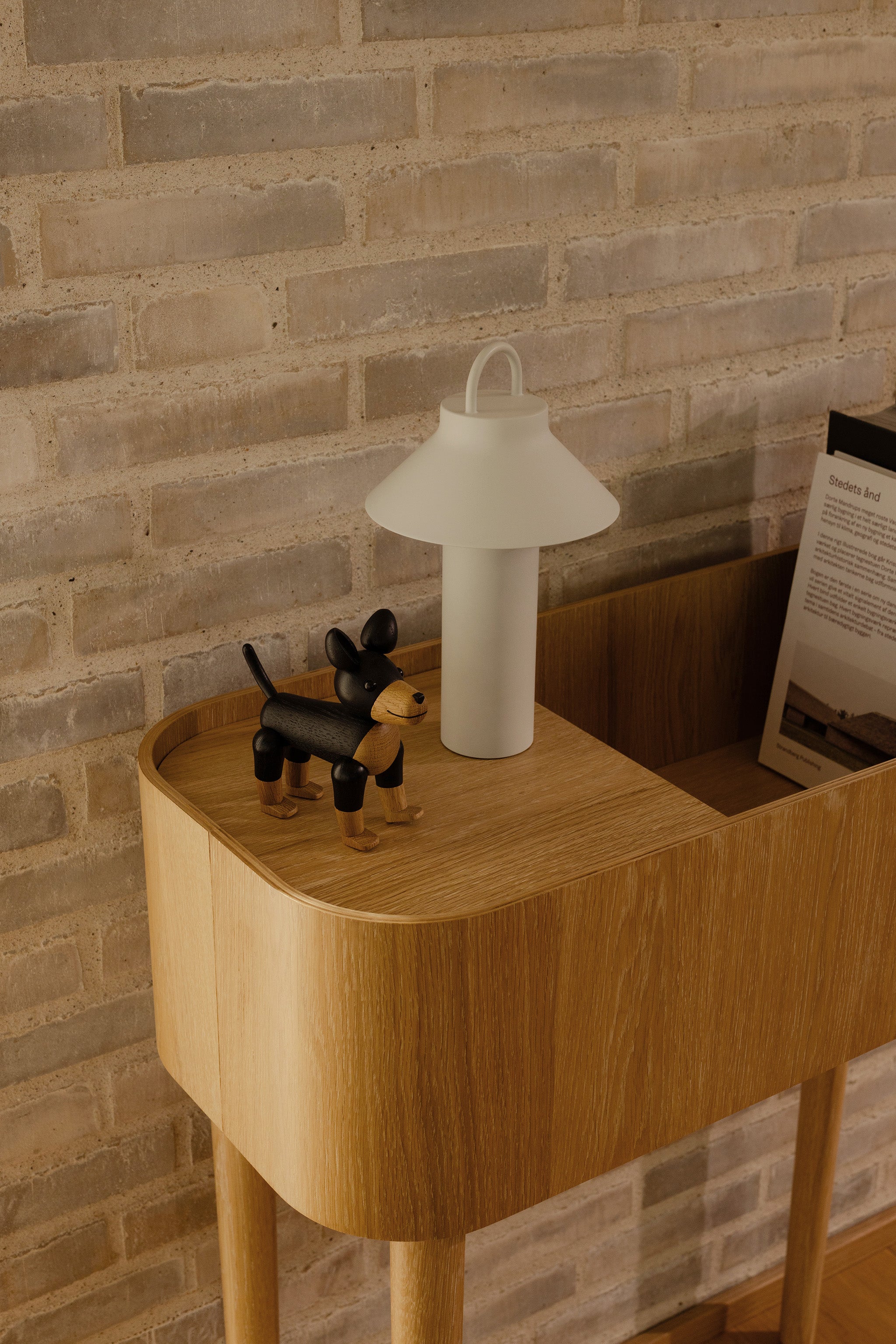 CHARLIE the dog natural + black oak