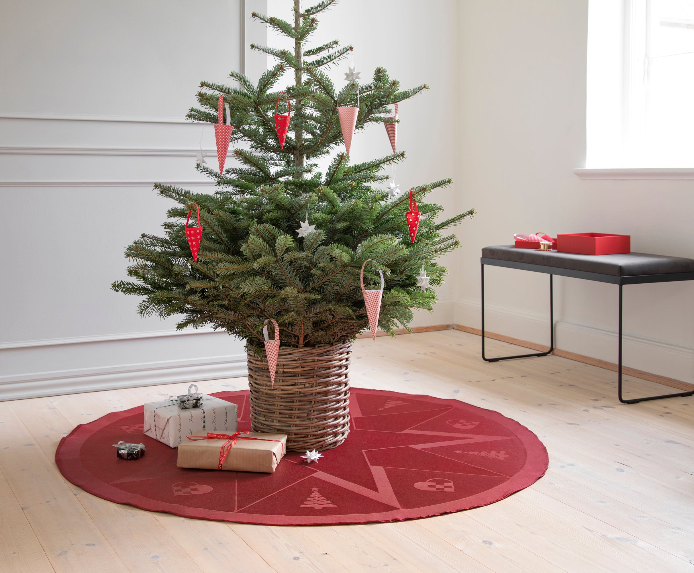 STARS Christmas tree rug - advent red