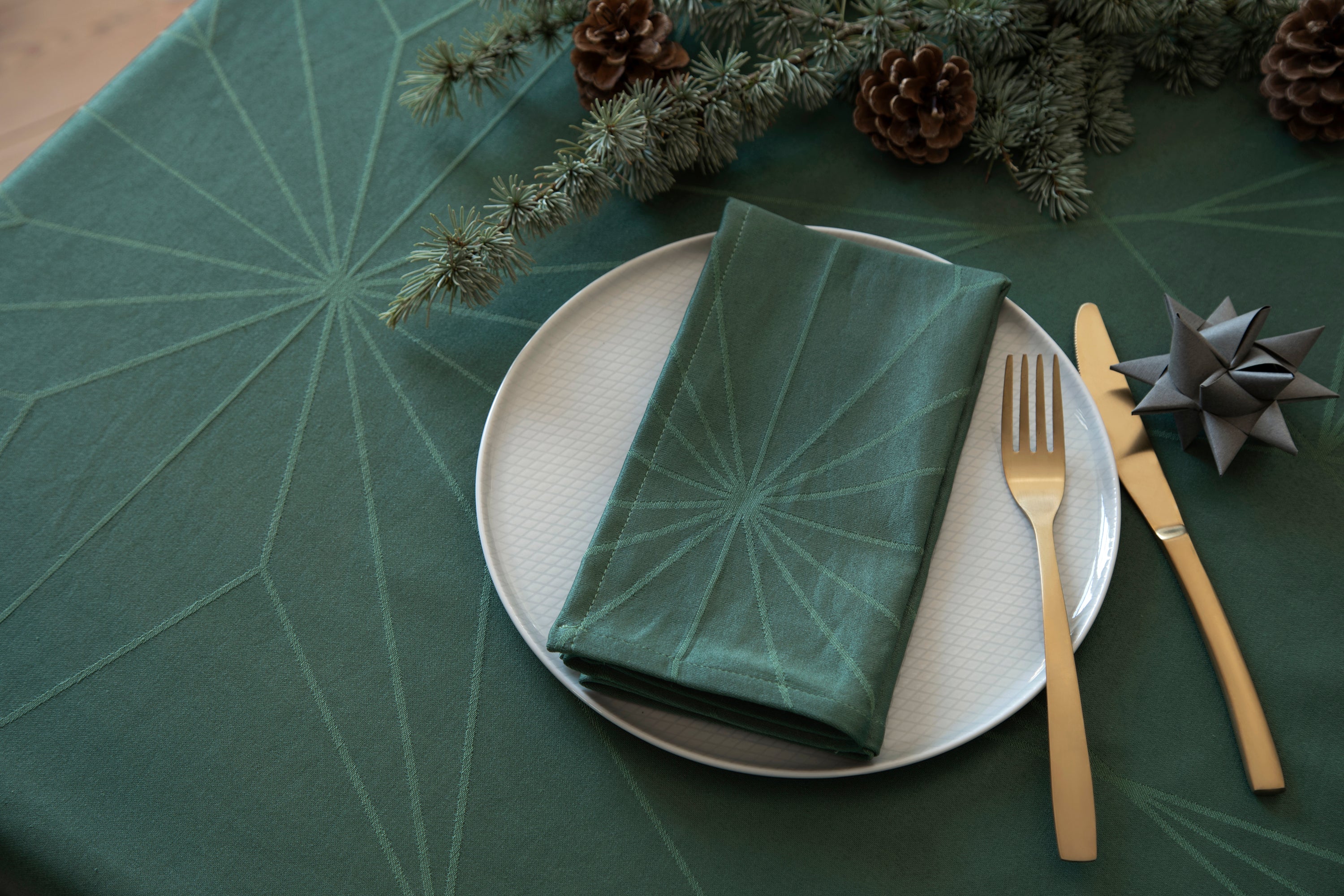 STARS tablecloth 370 cm - spruce green