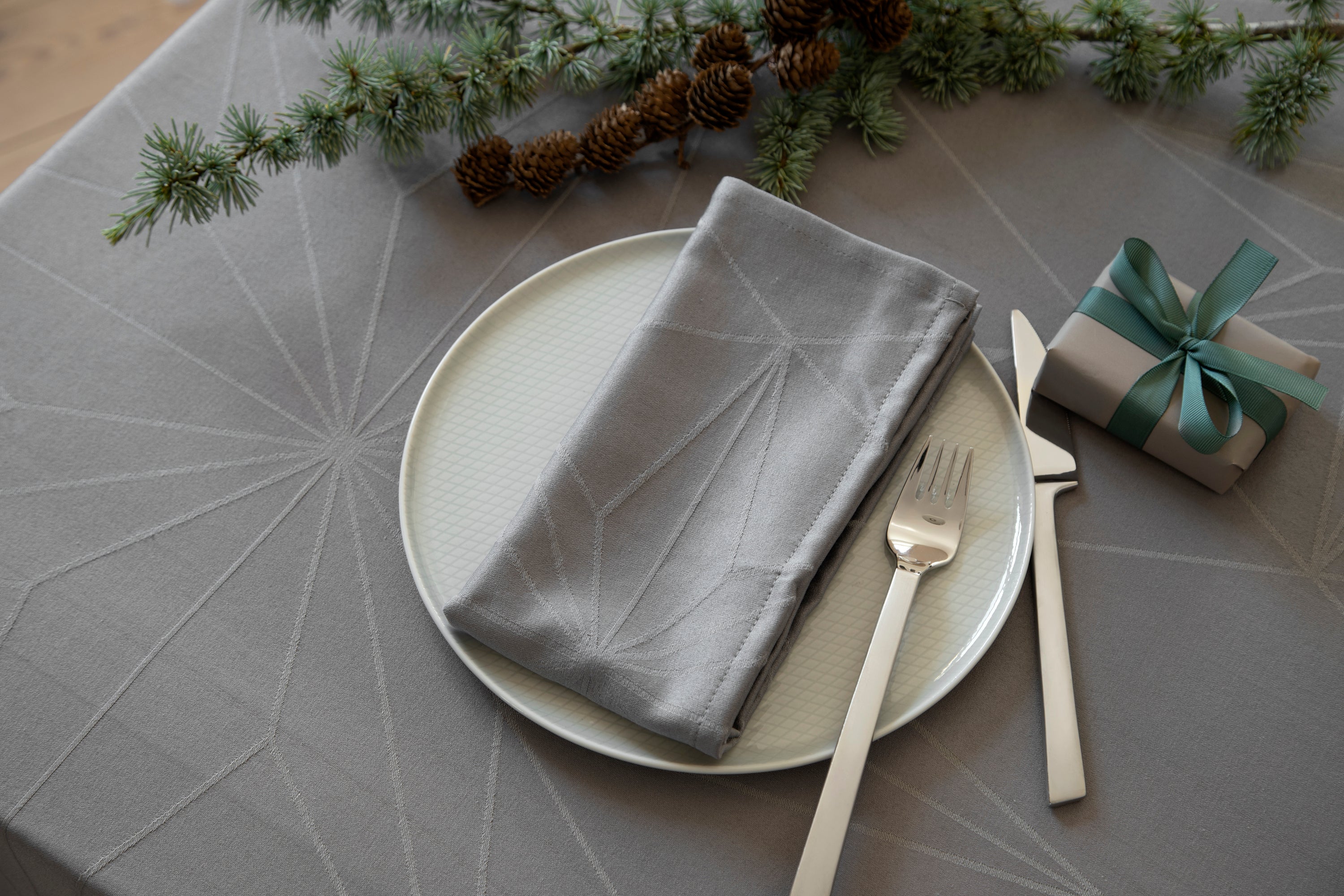 STARS tablecloth 320 cm - winter grey