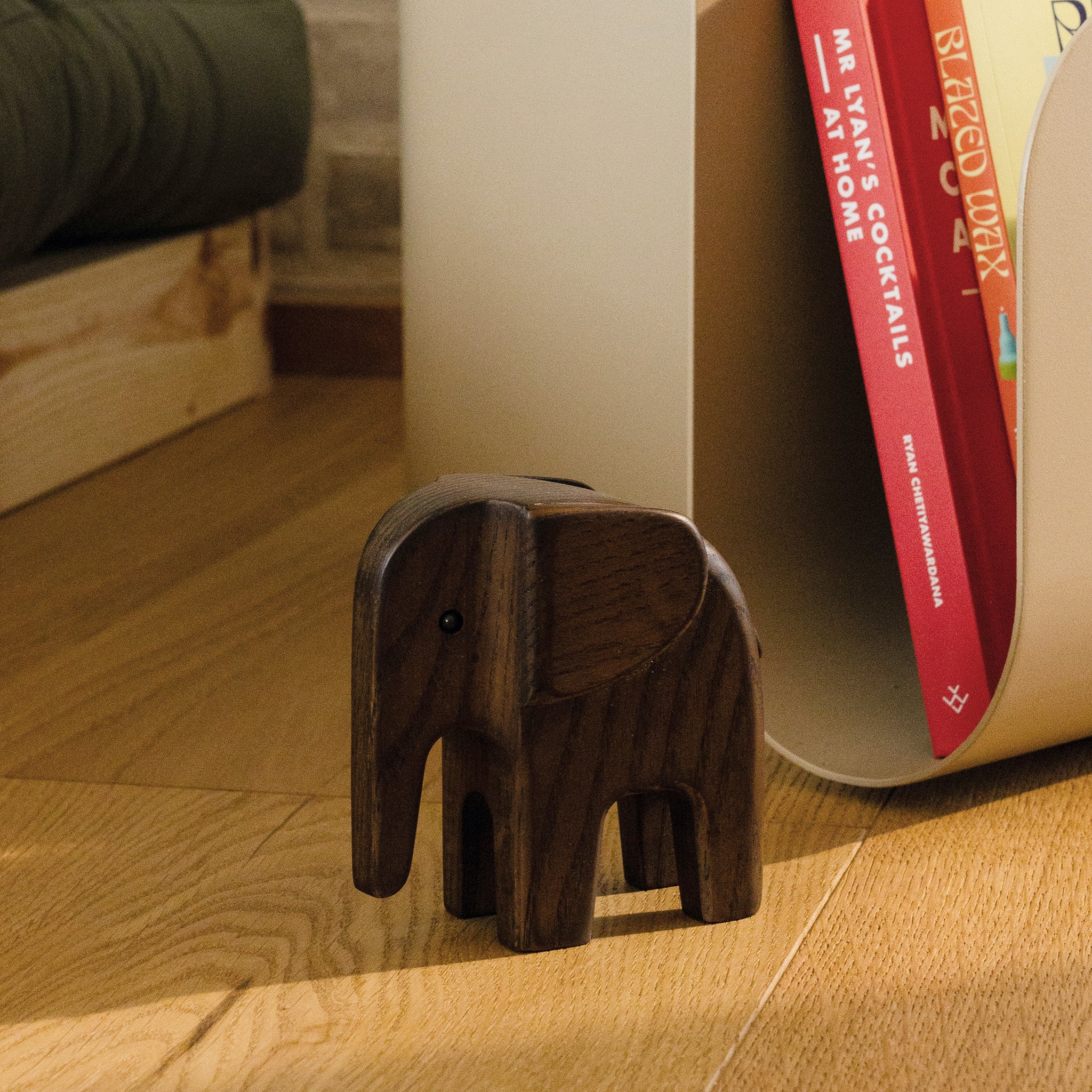 ELEPHANT smoke stained ash