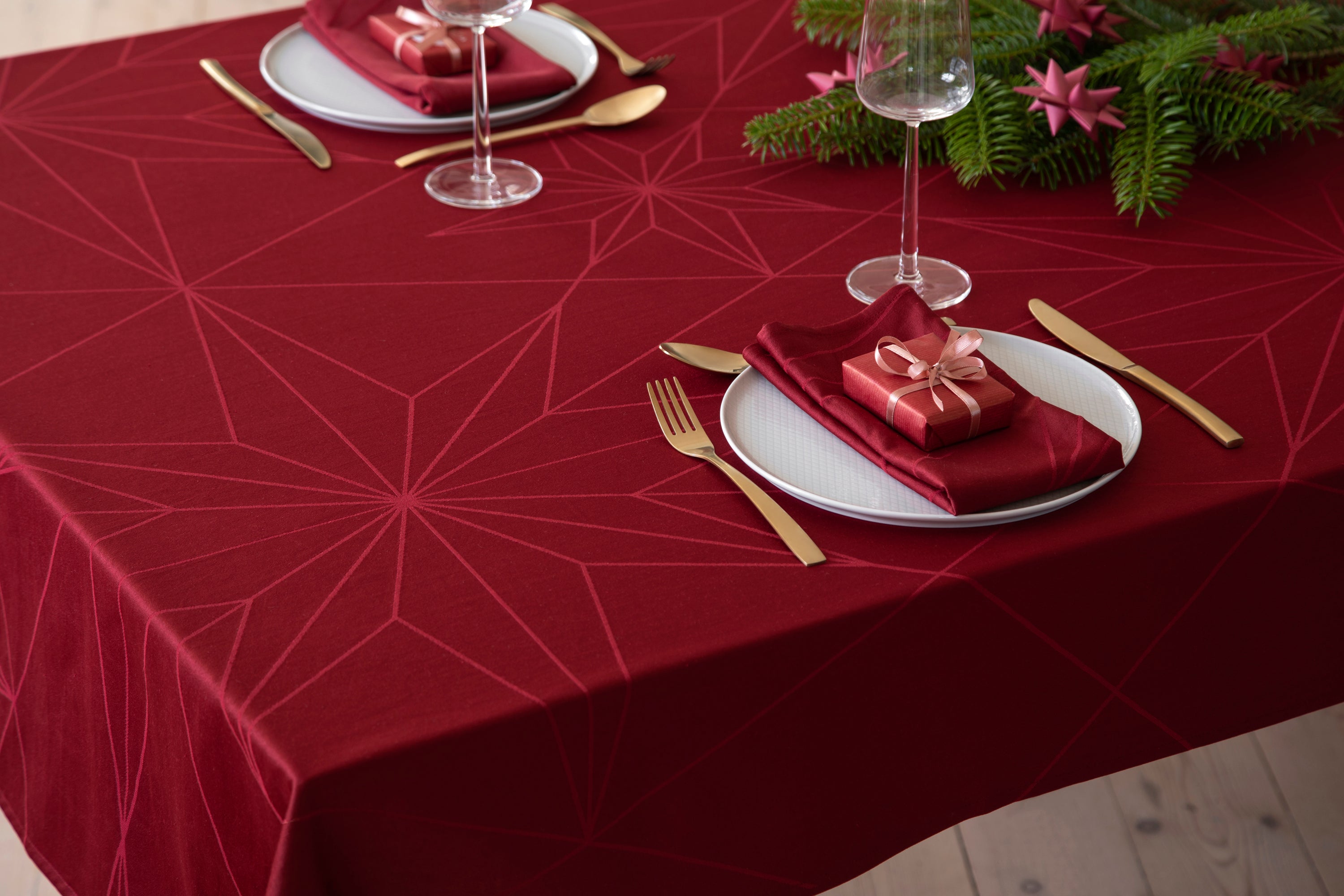 STARS tablecloth 220 cm - advent red