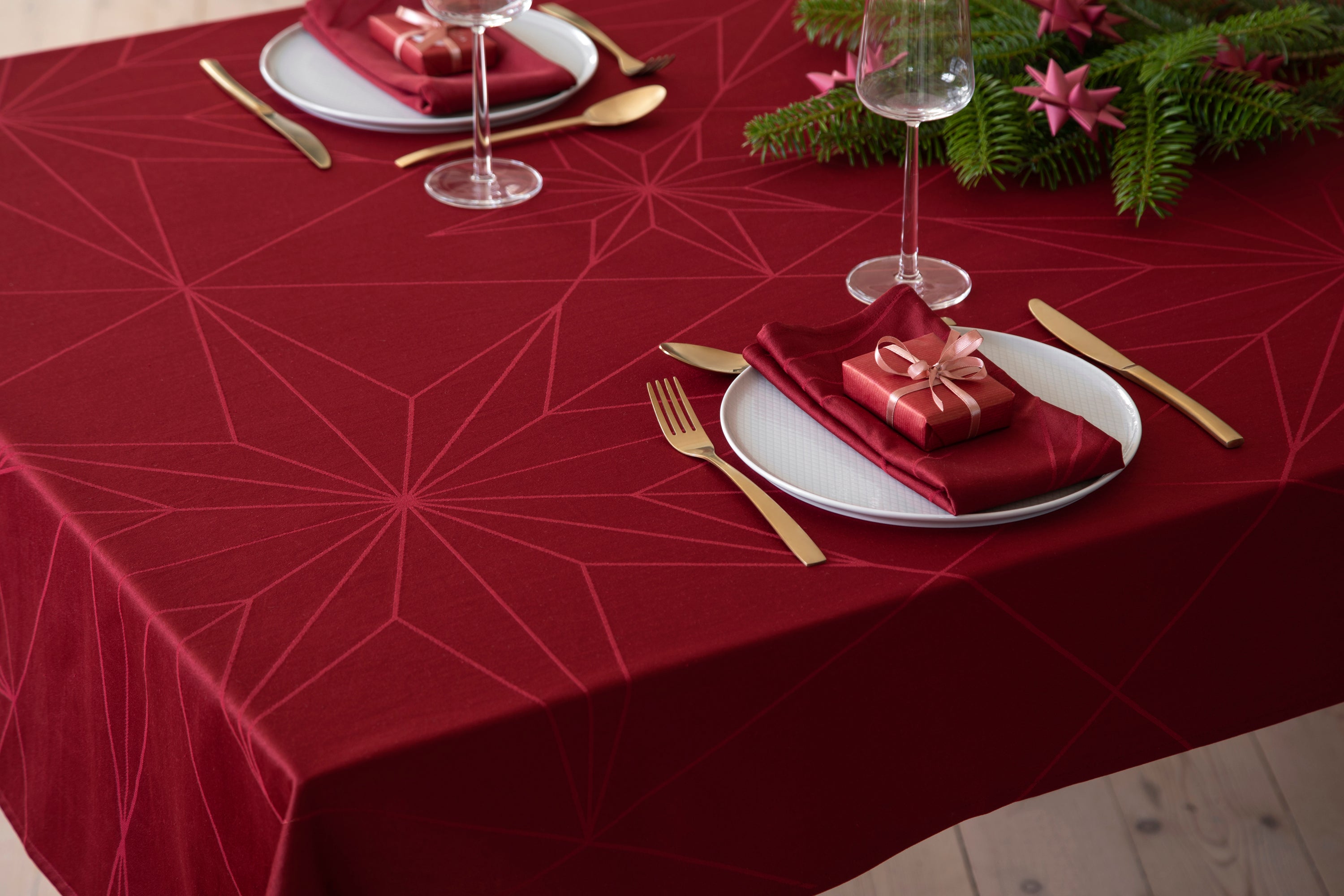 STARS tablecloth 320 cm - advent red